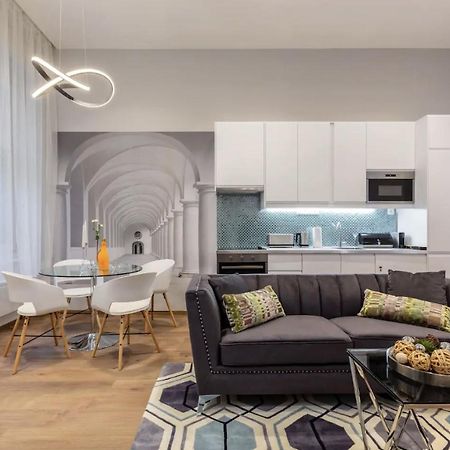 Premium Apartment By Hi5-King Street'S Luxury Budapeste Exterior foto