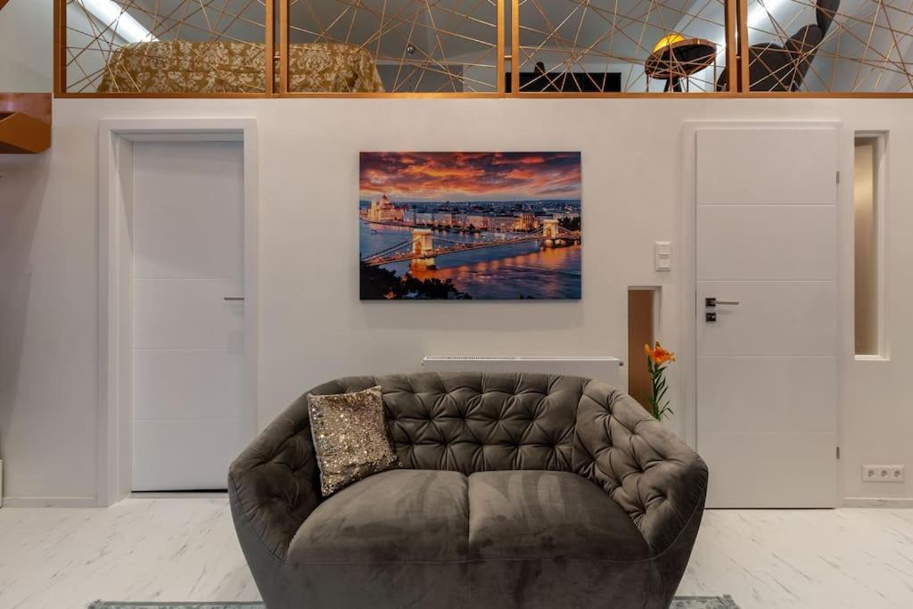 Premium Apartment By Hi5-King Street'S Luxury Budapeste Exterior foto