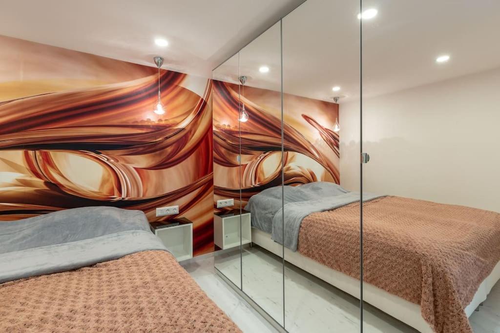Premium Apartment By Hi5-King Street'S Luxury Budapeste Exterior foto