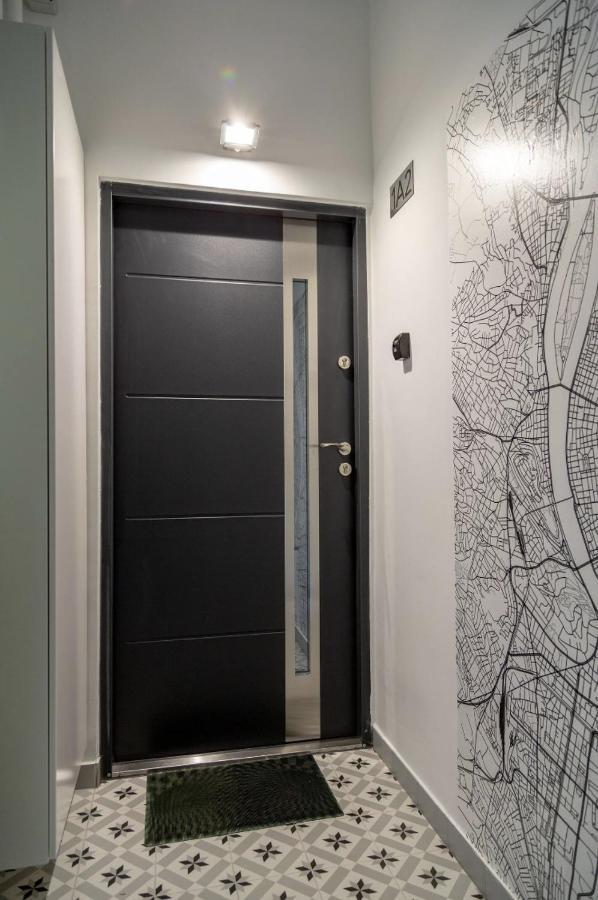 Premium Apartment By Hi5-King Street'S Luxury Budapeste Exterior foto