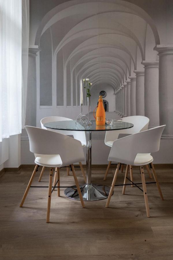 Premium Apartment By Hi5-King Street'S Luxury Budapeste Exterior foto