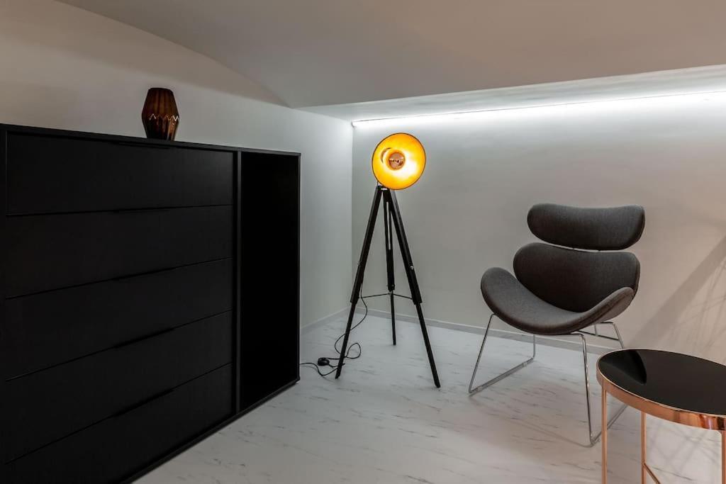 Premium Apartment By Hi5-King Street'S Luxury Budapeste Exterior foto